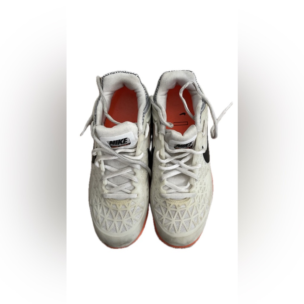 Nike tennis shoes